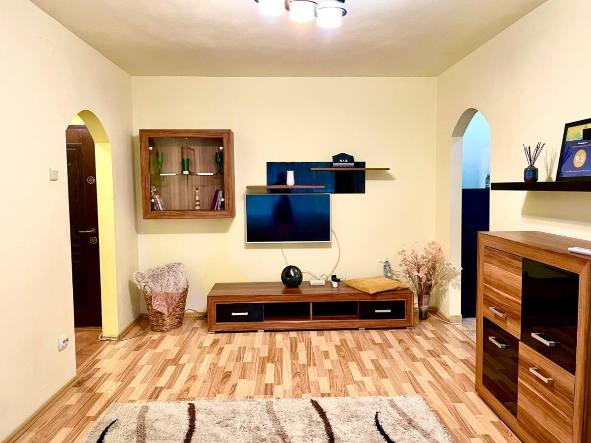 Cozy And Clean Apartment, Near National Arena Bukares Bagian luar foto